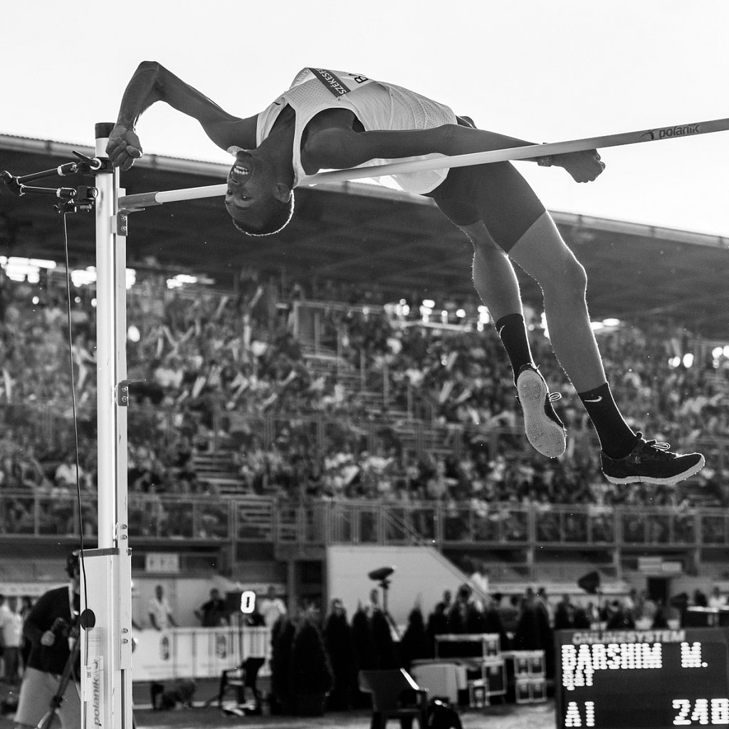 Barshim's first world record attempt on 246cm